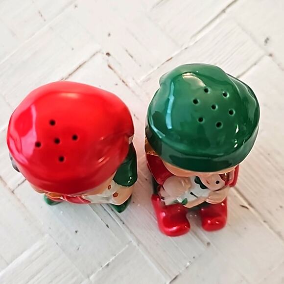 Avon Vintage 1983 Toy Making Elves Salt & Pepper Shakers Boy & Girl 2.5" x 1.5" - Picture 5 of 6